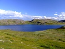Живописное озеро в горной тундре Восточного Мурмана